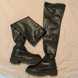 *LAST CHANCE* NWOT UO over the knee boots